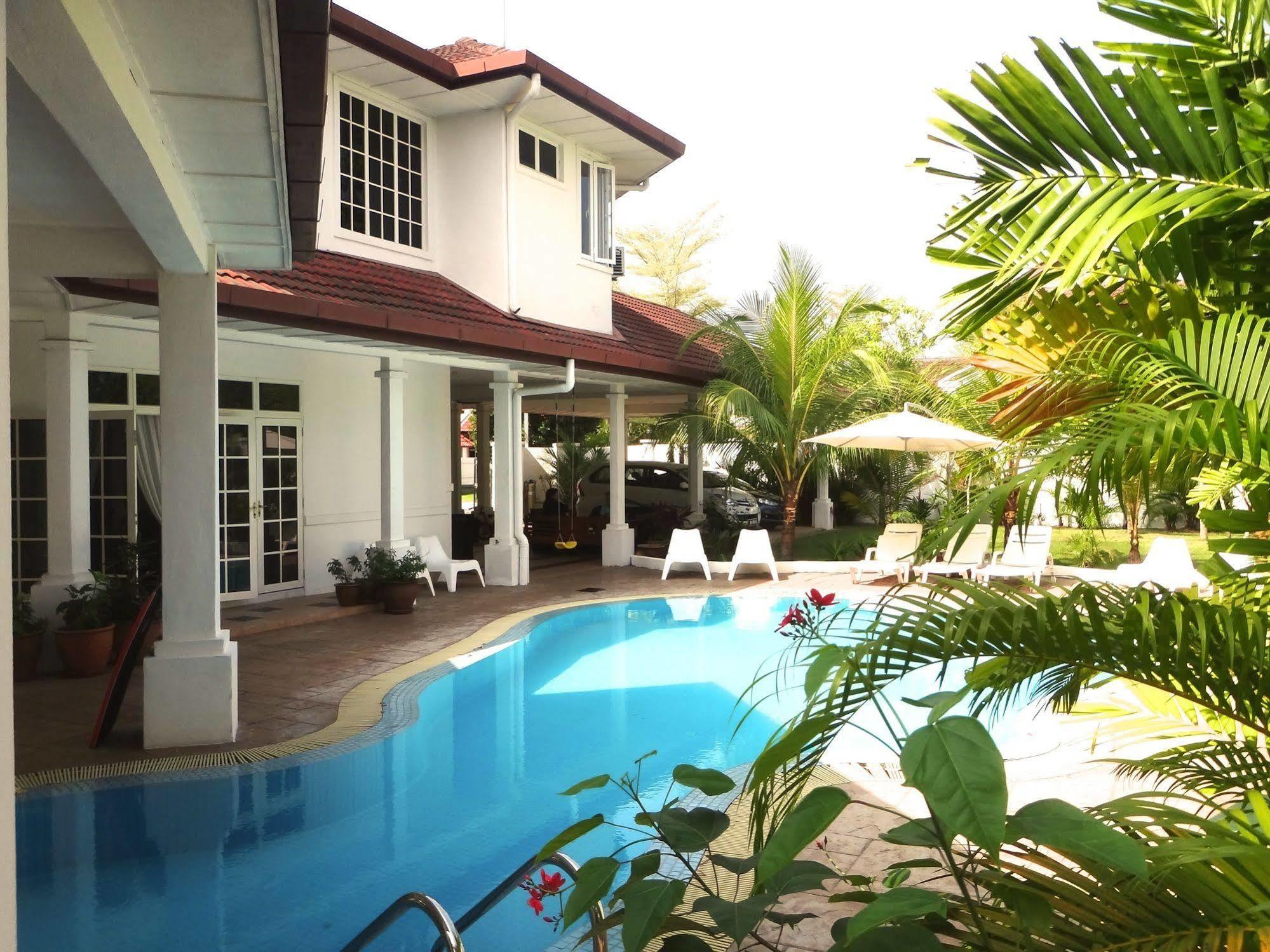 Rumah Putih Bed&Breakfast near KLIA&KLIA 2 Sepang Luaran gambar