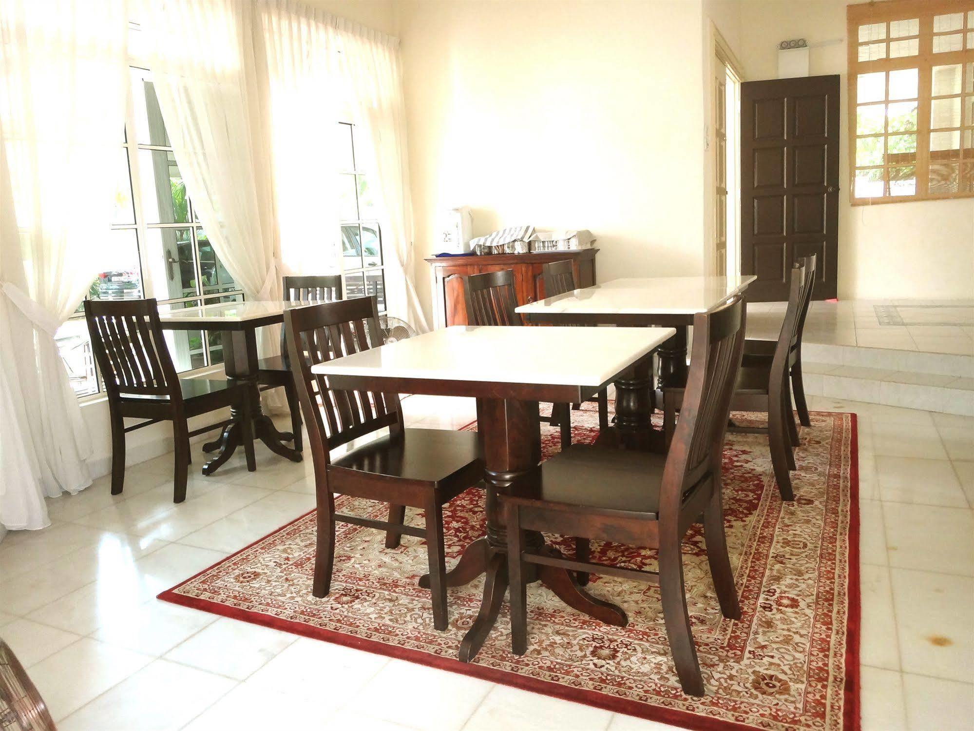 Rumah Putih Bed&Breakfast near KLIA&KLIA 2 Sepang Luaran gambar